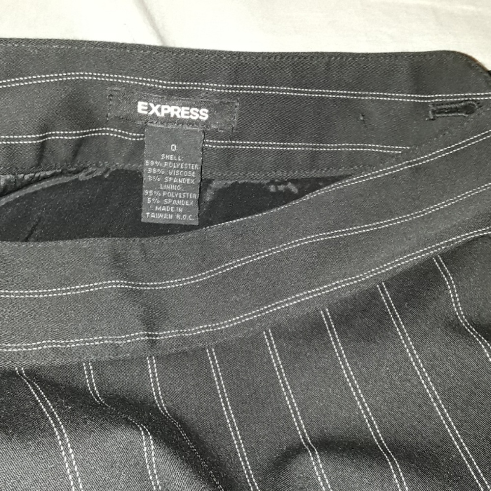 Express pencil skirt - Picture 3 of 3